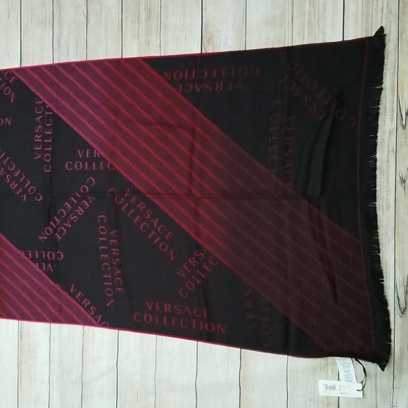 New Versace Logo Striped Scarf - Picture 12 of 13